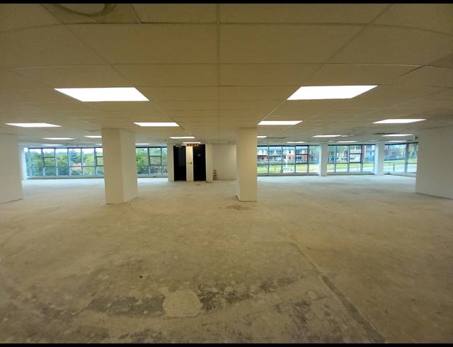 241M² OFFICE TO LET IN FOURWAYS